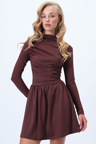 Trend Alaçatı Stili Dámské hořké hnědé šaty s nízkým límcem a detailním pískovým rozšířením Alc-X14371