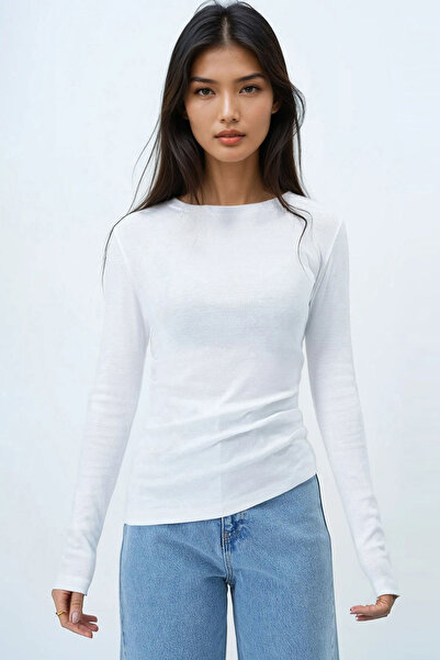 Trend Alaçatı Stili Weiße Basic-Bluse mit Rundhalsausschnitt für Damen Alc-X14389