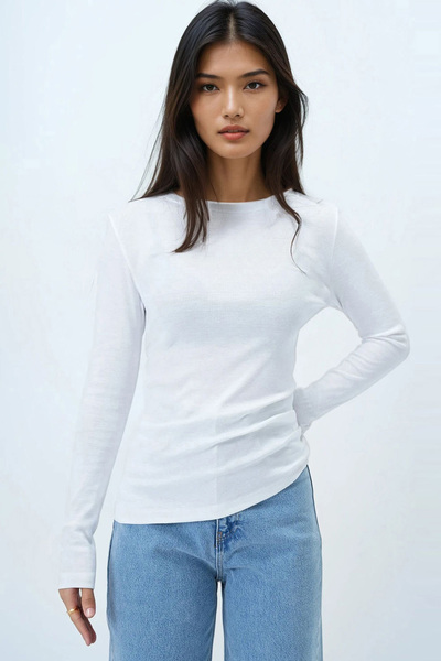 Trend Alaçatı Stili Weiße Basic-Bluse mit Rundhalsausschnitt für Damen Alc-X14389