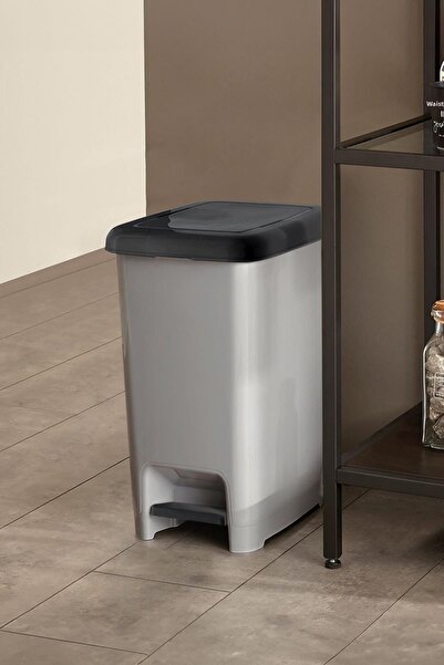EWs 40 Liter Push Trash Can