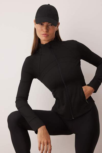 Trendyol Collection Jachetă sport tricotată cu imprimeu reflector din țesătură neagră pentru scafandru/Scuba THMAW26SK00003