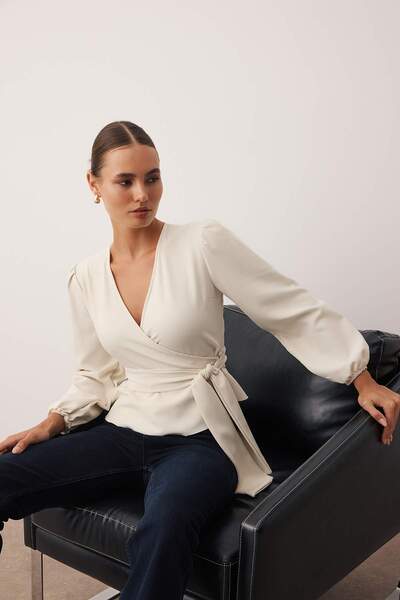 Trendyol Collection Ecru Double Breasted Tie Detail Woven Woven Blouse Twoaw20Bz1089