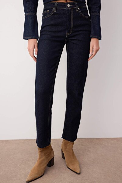 Trendyol Collection Sötétkék magas derekú komfort rugalmas ÚJ Mom Jeans TWOAW26JE00026