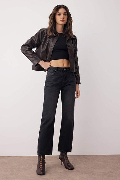 Trendyol Collection Black More Sustainable High Waist Straight Jeans Twoaw26Je00204