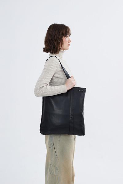 Nordbron 6.6 Liter Black Leather Shoulder Bag for Women - Casual Hasle with Thick Straps and Pockets