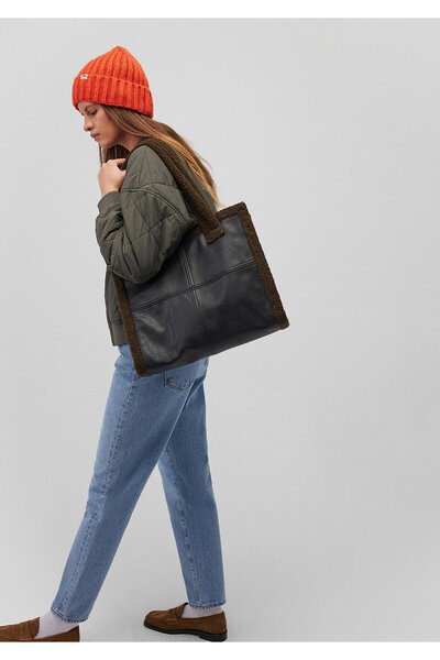 Mavi Black Shoulder Bag with Plush Detail 1911682 -900