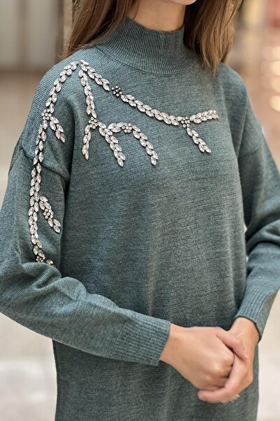 Ghisa Stone Embroidered Knitwear Dress on the Shoulder