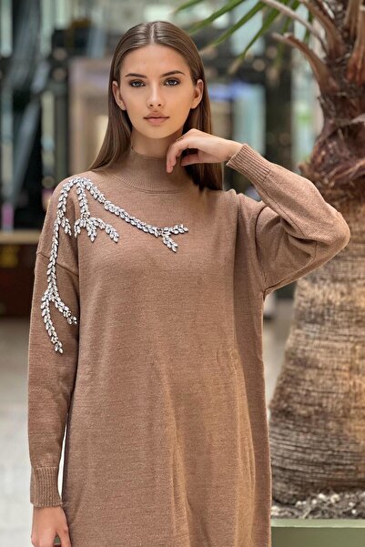 Ghisa Stone Embroidered Knitwear Dress on the Shoulder