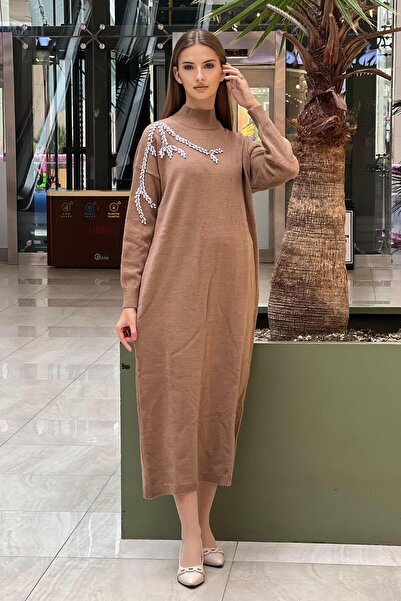 Ghisa Stone Embroidered Knitwear Dress on the Shoulder