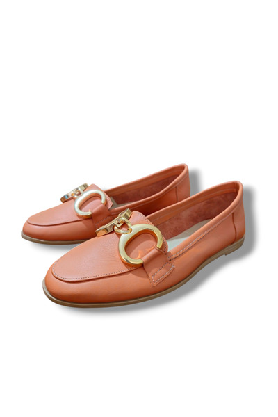 BARONES SHOES حذاء لوفر نسائي من جلد السلمون الأصلي بإبزيم ذهبي