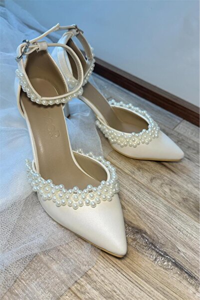 LİNEER Kadın Kırık Beyaz Rahat 7 Cm Kadeh Topuklu İnci Boncuk İşlemeli Stiletto Gelin Ayakkabısı