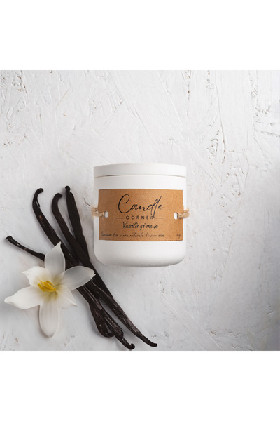 Candle Corner Lumânare lucrată manual din ceară de soia 100%, aromă de vanili...