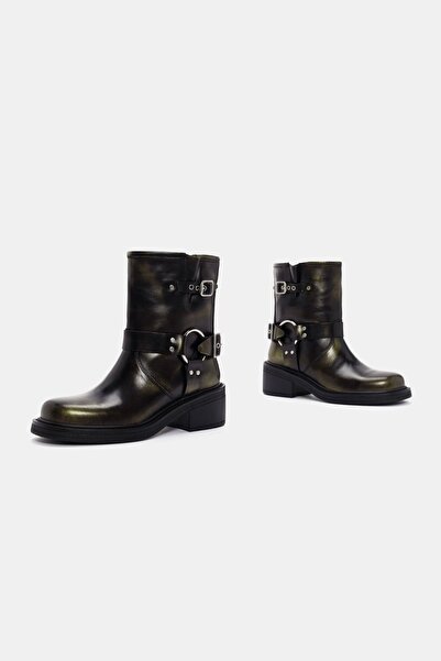 Bestyle Rock Kadın Altın Metalik Toka Detaylı Deri Bot