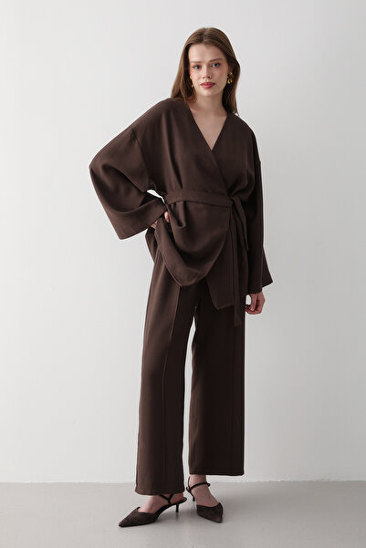 JASTE Kadın Kahverengi V Yaka Kuşak Detaylı Alt & Üst Takım