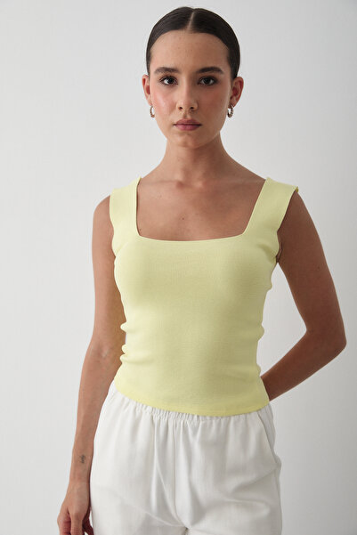 JASTE Kadın Sarı Kolsuz Kalın Askılı Kare Yaka Triko Atlet