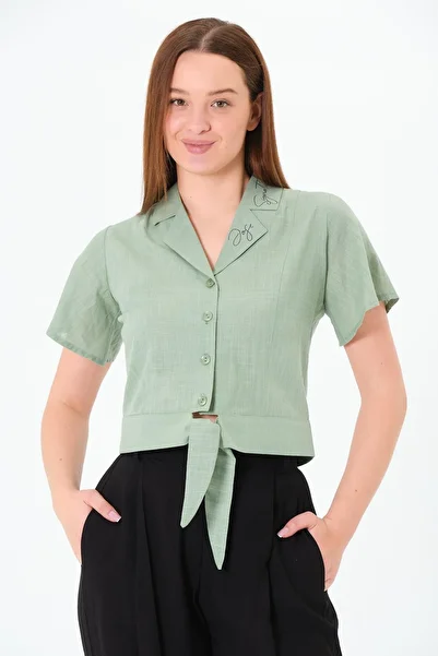 Sortie Collection Women's Dose Signature Printed Jacket Collar, Tie Front Shirt, Short Sleeve, Woven Green Shirt