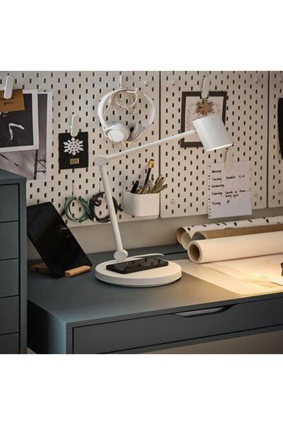 IKEA Kablosuz Şarjlı Çalışma Lambası, Beyaz, Abajur Gnş: 7 cm  Yükseklik: 67 cm  Taban çapı: 21 cm