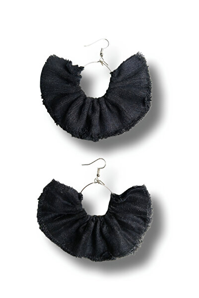 maia أقراط متدلية على شكل حلقة فضية اللون للسيدات - تصميم قماش الدنيم الأسود