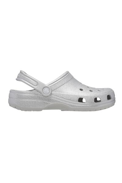 Crocs قبعة كلاسيكية لامعة باللون الفضي اللامع