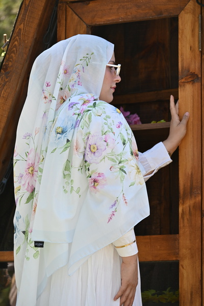 Desenay Scarfs Şal Desenay Mira cu flori de grădină