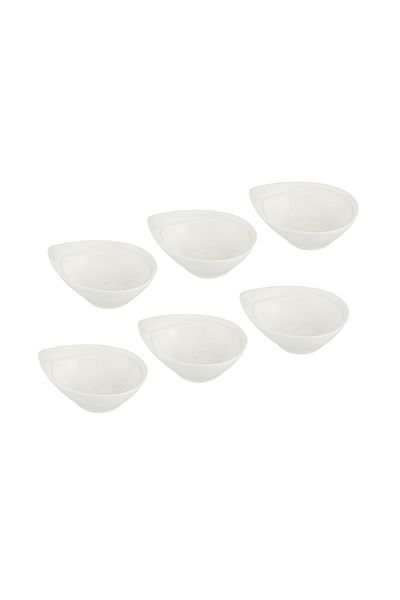 Dania 6-piece white porcelain dinnerware set for serving food, desserts, and sauces