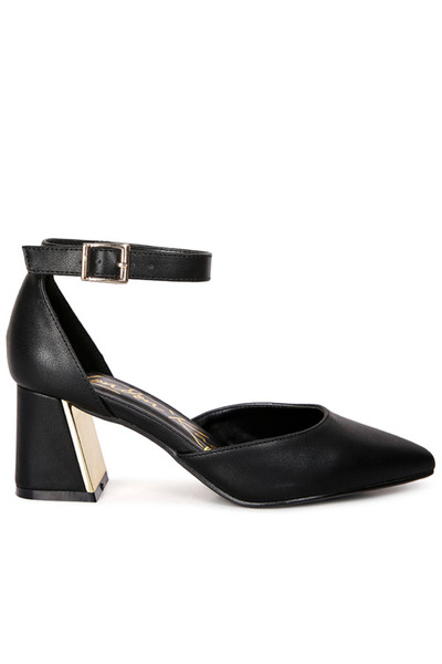 london Rag صندل نسائي بكعب عالٍ من الجلد الصناعي باللون الأسود مع لمسات معدنية