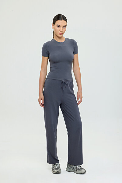 SHEISMONO Εξαιρετικά απαλή μπλούζα με στρογγυλή λαιμόκοψη και κοντό μανίκι καπνιστή