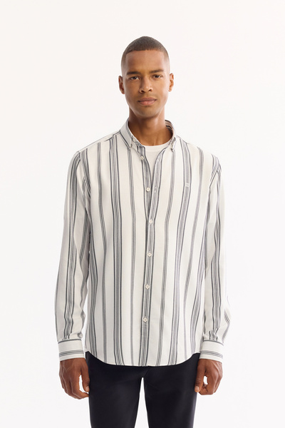 Avva Men's Navy Blue Bottomed Collar Striped Comfort Fit Long Sleeve Shirt A52Y2057