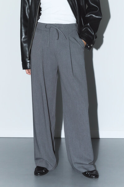 Stradivarius Pili Detaylı Bağcıklı Kumaş Pantolon