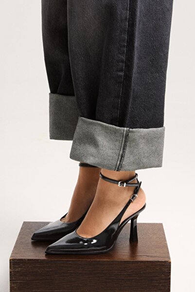 Bershka Arkası bantlı topuklu ayakkabı