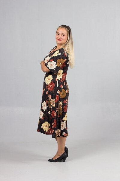 Truva XXL Φόρεμα με λουλουδάτο σχέδιο από βισκόζη λύκρα σε μεγάλο μέγεθος