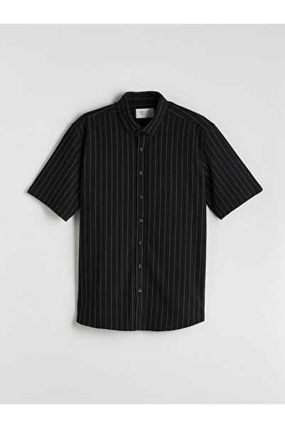 LC Waikiki Ανδρικό πουκάμισο με κοντό μανίκι με κανονική εφαρμογή