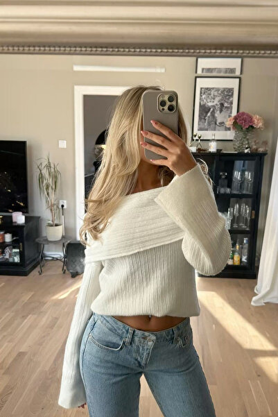 thesunfyre Women's New Season Madonna Collar Ribbed Oversize Tiriko Sweater