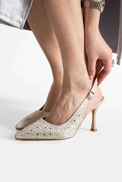 Mira style حذاء سهرة مطرز بالأحجار من كينجلي زاريفتي (9 سم)