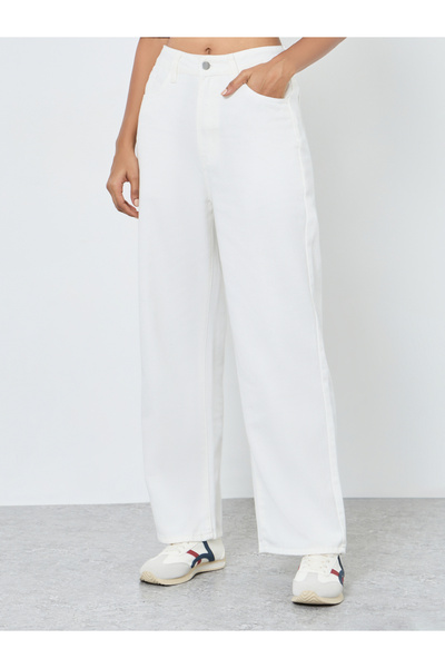Styli Solid Mid Rise Relaxed Fit Jeans