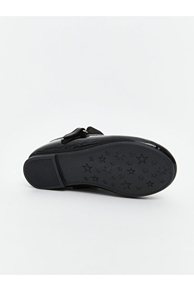 LC Waikiki Shining Store'dan Işıltılı Seçimler | Deri Görünümlü Kız Bebek Babet