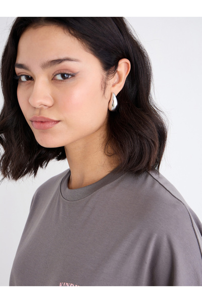 Styli Oversized Slogan T-Shirt and Badge Detail Leggings Co-Ords