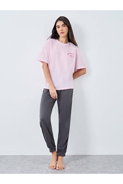 Styli طقم تي شيرت وبيجامة بطبعة تيدي جرافيكية بأكتاف منسدلة