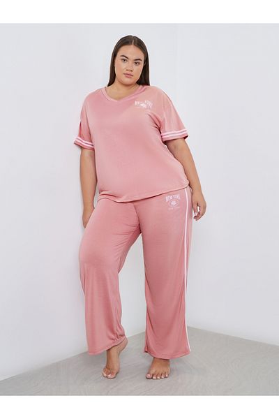 Styli Plus NY Print T-Shirt and Pyjama Set