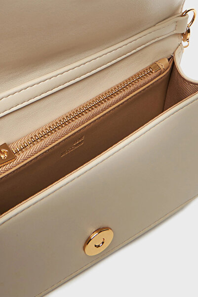 Love Moschino Quilted Detachable Chain Strap Portfolio Wallet Wallet Jc5640Pp1Nlc0110