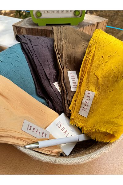 shalby Set of 5 Bamboo Shawls in Wicker Basket with Makeup Mirror and Pen Gift
