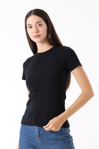 maternel Knitwear Breastfeeding Featured T-Shirt