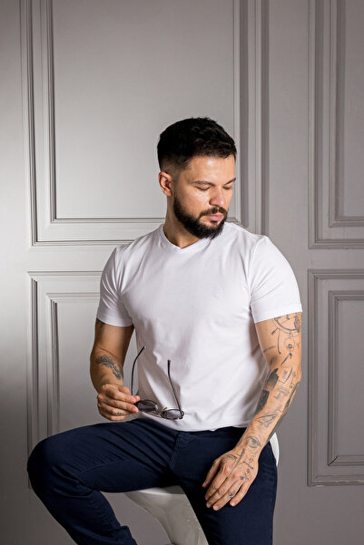 Sarar Βαμβακερό βασικό λευκό μπλουζάκι με λαιμόκοψη 0 και κανονική εφαρμογή