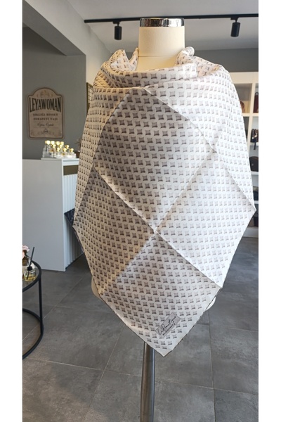 LA BOUTIQUE TWILL SILK SCARF