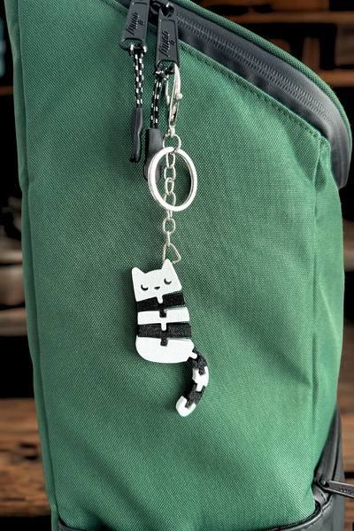 Lusida Design Kedi Figürlü Esnek Eklemli Siyah Anahtarlık Çanta ve Kalemlik Süsü