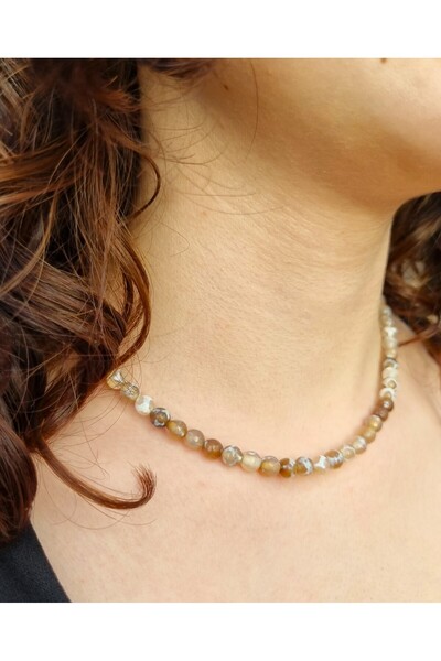 NEMOR STUDIO قلادة من الحجر الطبيعي من العقيق التبتي البني |   التوازن والأناقة