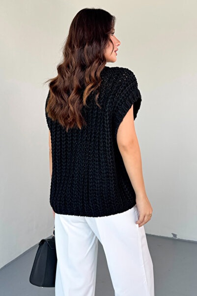 Cappmoda Trk-05311 Black Thick Knitted Pocket Button Detailed Knitwear Vest