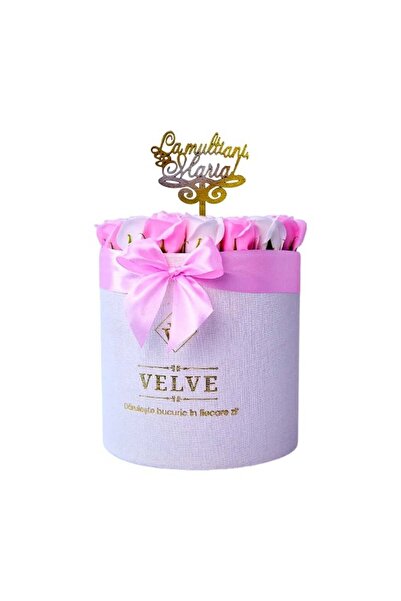 velve Aranjament Radiance, cutie alba, cu 25 trandafiri sapun, topper " La mu...