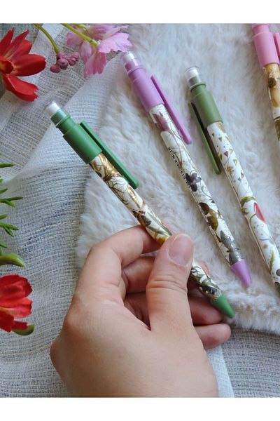 Nova Crafts Set of Four Soft Cream Flower Patterned Tip Pens (4 Pieces) 0.7 Tip
