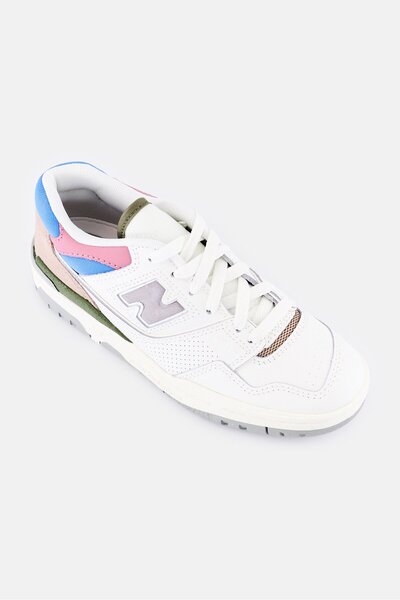 New Balance حذاء خارجي برباط للأطفال الأولاد متوسط الحجم BB550PGA، متعدد الألوان